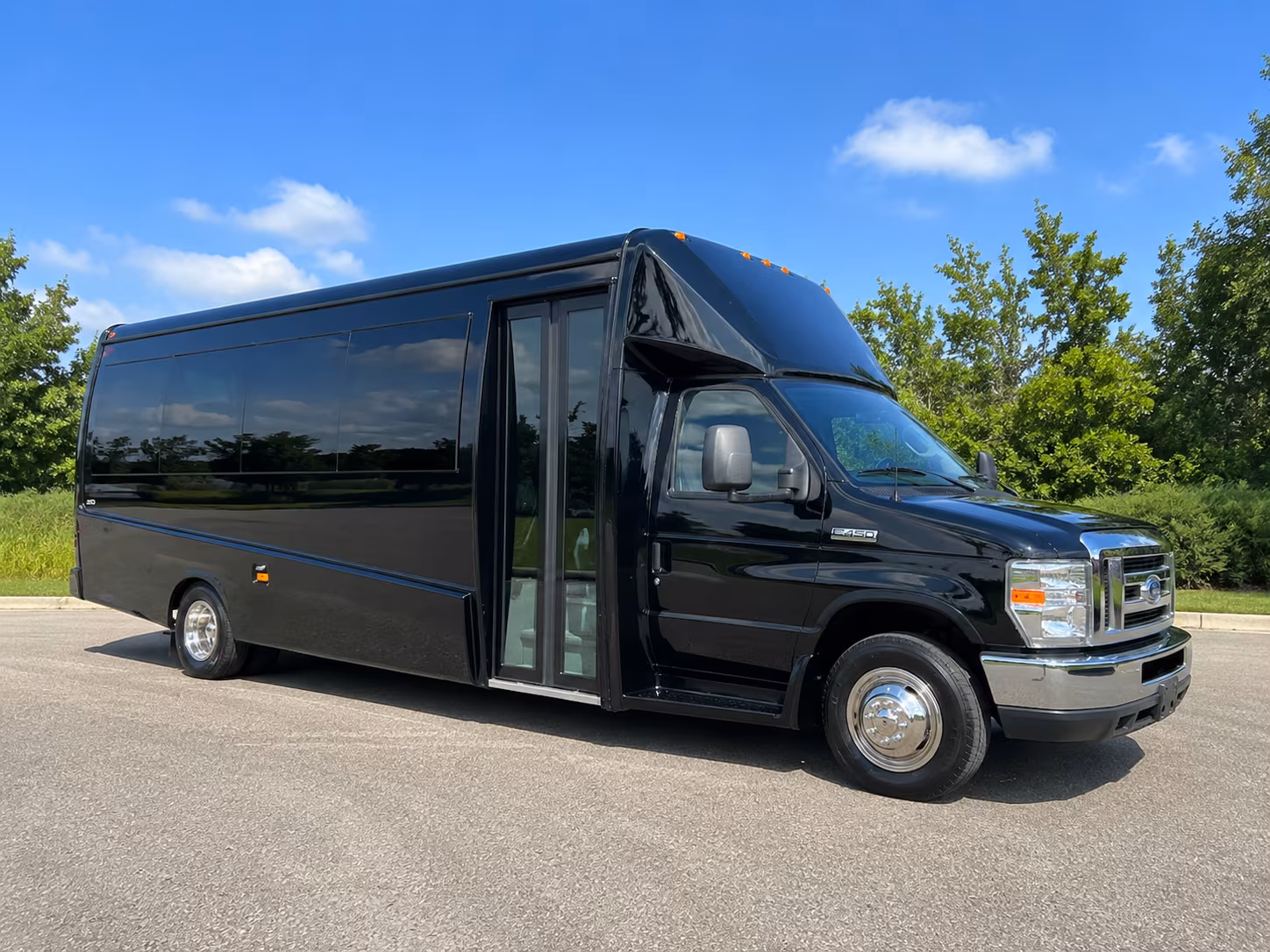 mount pleasant short and long distance charter bus rentals for mount pleasant school groups